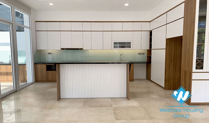 New beautiful villa with corner unit with large yard for rent